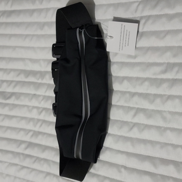 Phone carrier/belt New With Tags - Picture 2 of 4